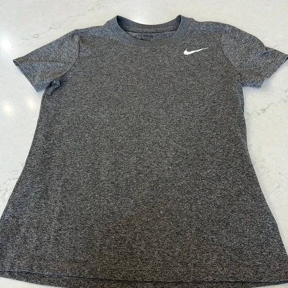 3 Nike athletic tshirts! - Picture 5 of 10